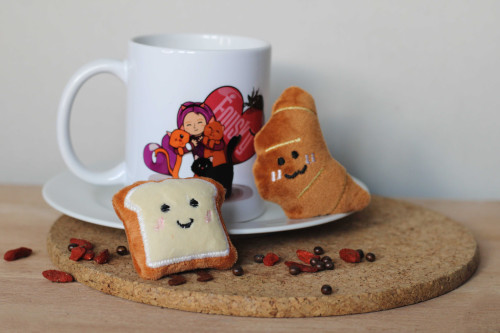Croissant a toast - ovoněné šantou kočičí 1