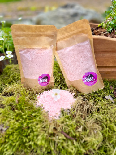 Šumivá sůl do koupele s vůní višně a marcipánu 1