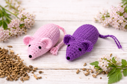 Háčkovaná myška velká - kozlík lékařský 1