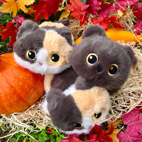 Plyšová kočička ležící - tříbarevná 2