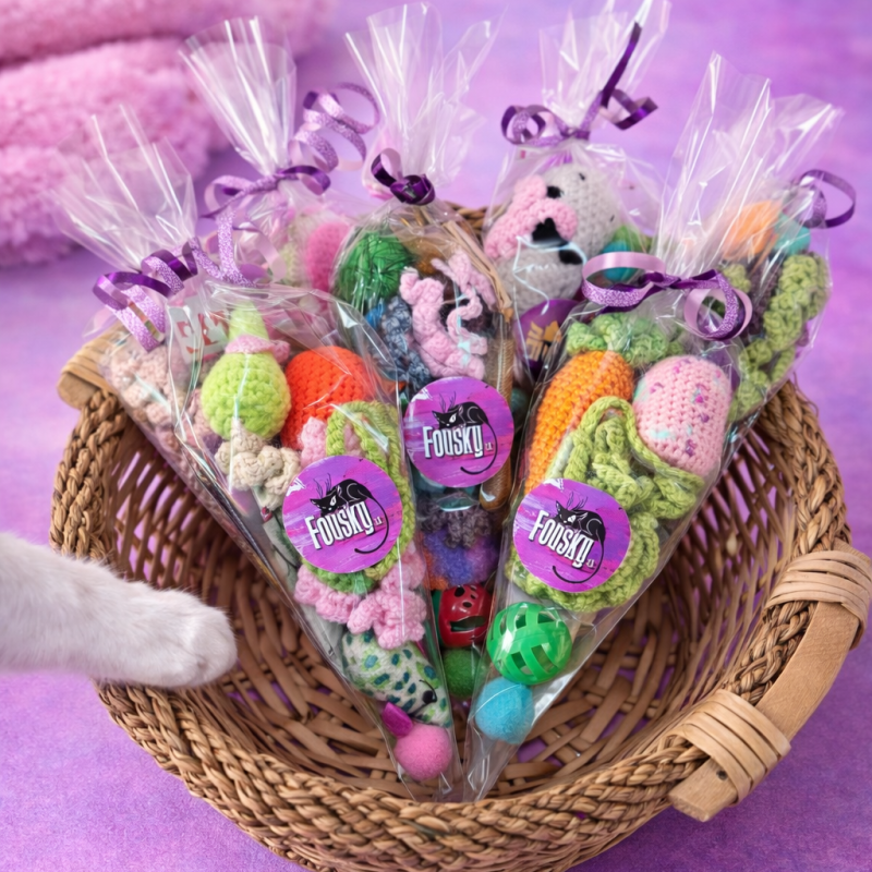 Kornoutek háčkovaných hraček s vůní kozlíku