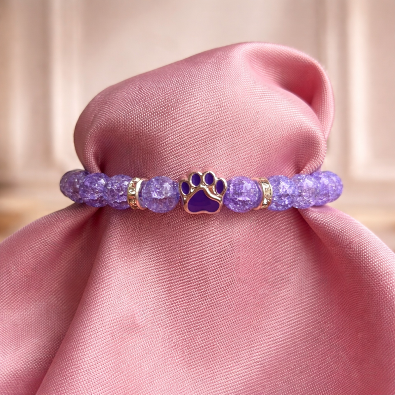 Náramek z praskaného skla s fialovou tlapičkou