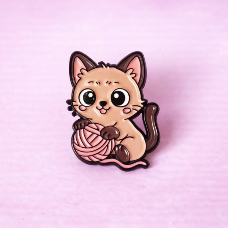 Odznáček - zrzavé koťátko s klubíčkem