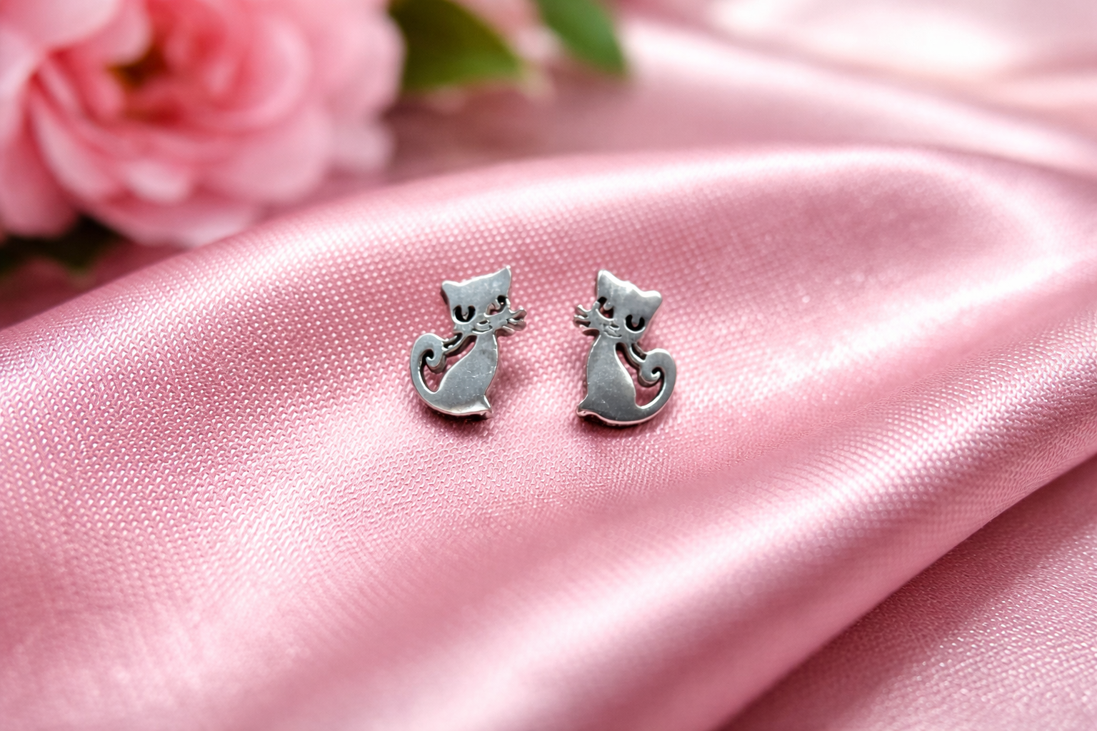 Naušnice stříbrné - kočičí radost