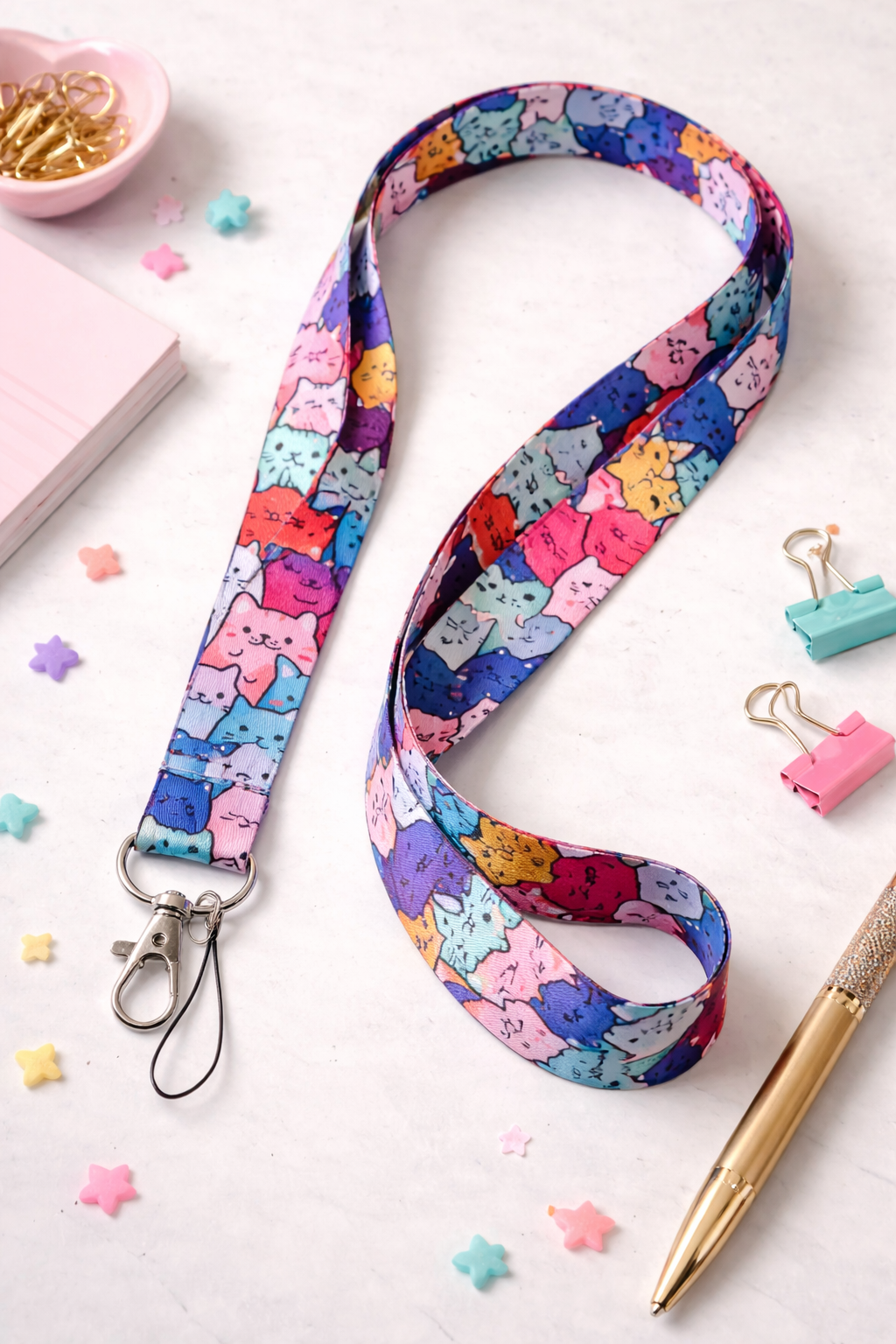 Klíčenka na krk - barevné kočičky