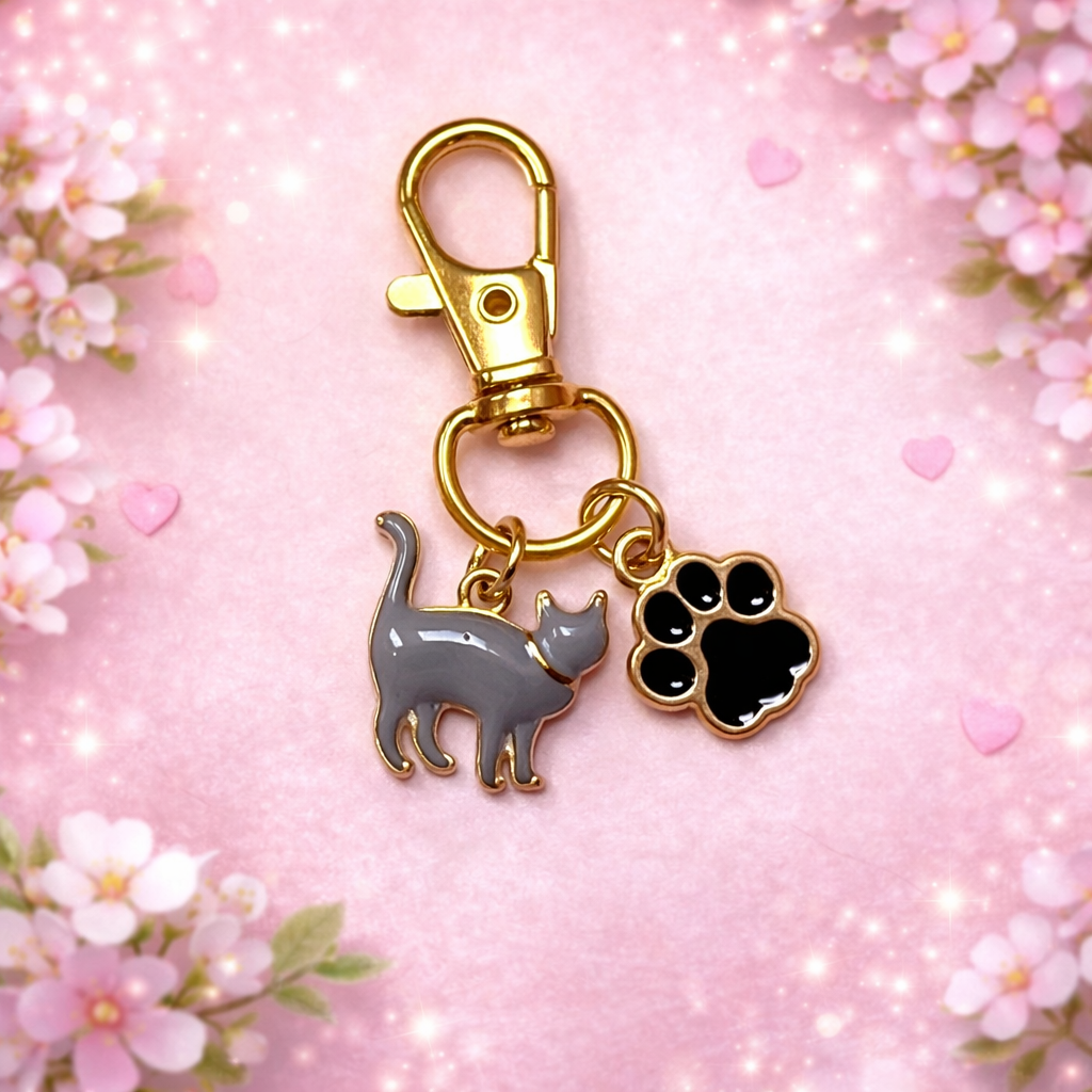 Přívěšek na klíče - šedá kočička