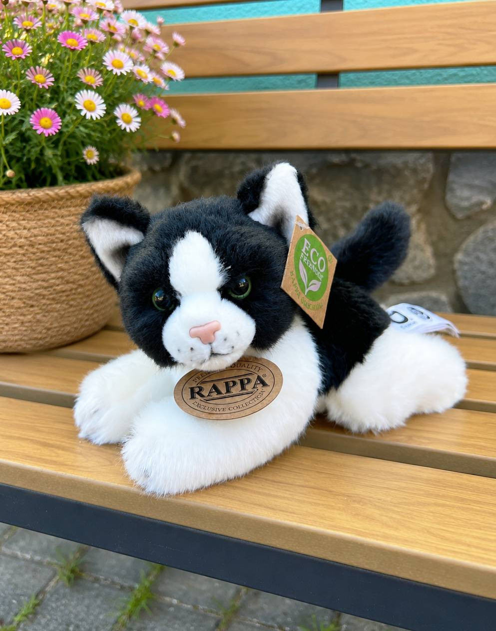 Plyšová kočka ležící 17 cm ECO-FRIENDLY - černobílá