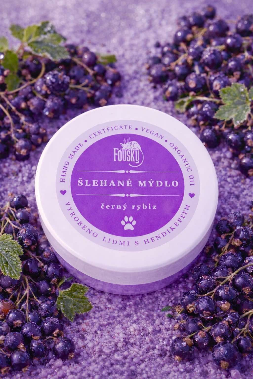 Šlehané mýdlo s vůní černého rybízu