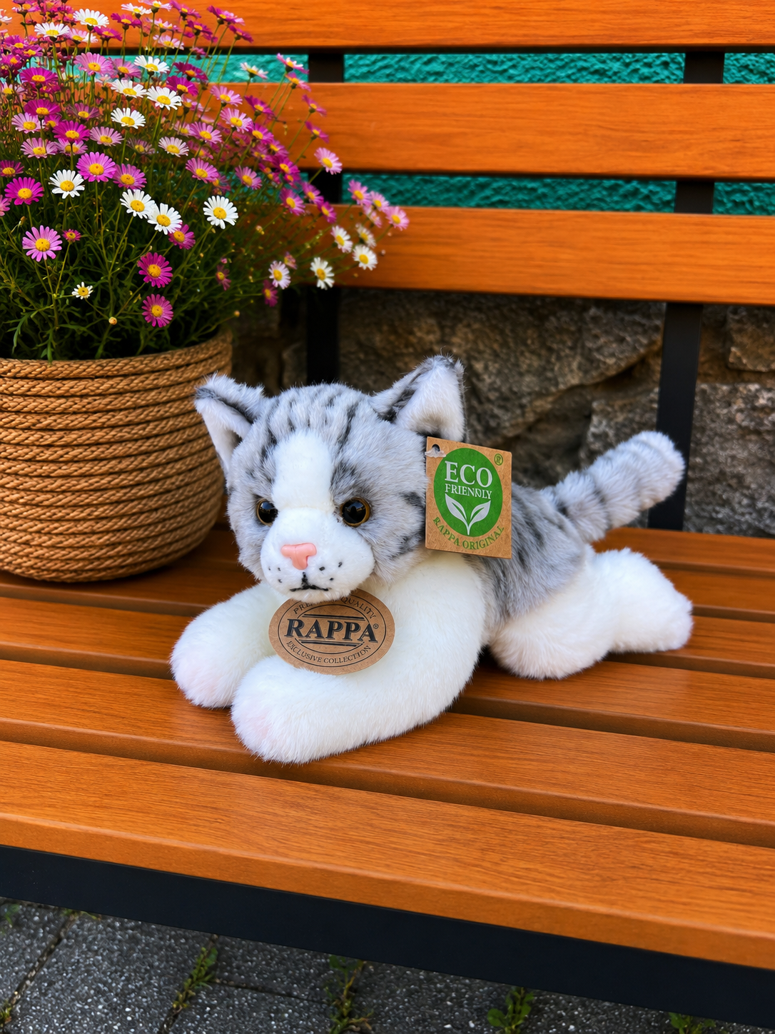Plyšová kočka ležící 17 cm ECO-FRIENDLY - bílomourovatá